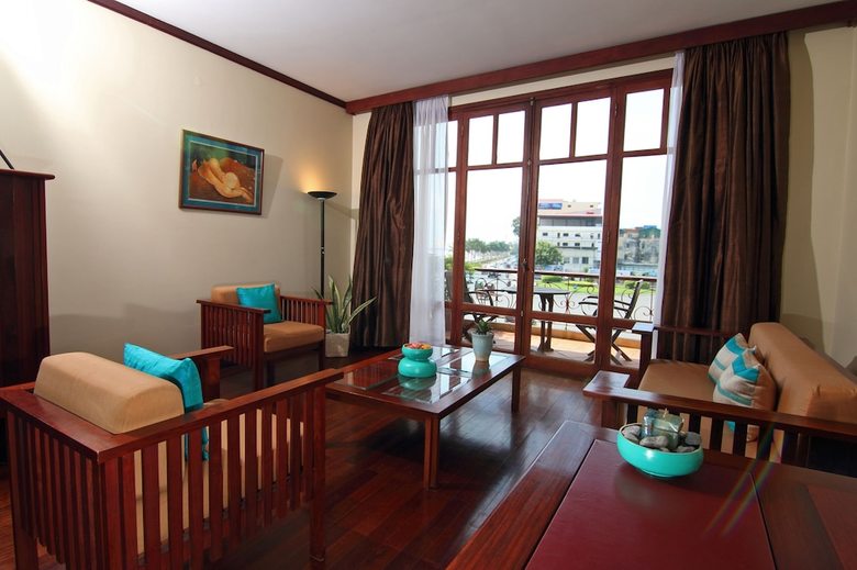 Amanjaya Pancam Suites Hotel