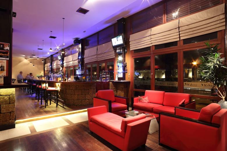 Amanjaya Pancam Suites Hotel