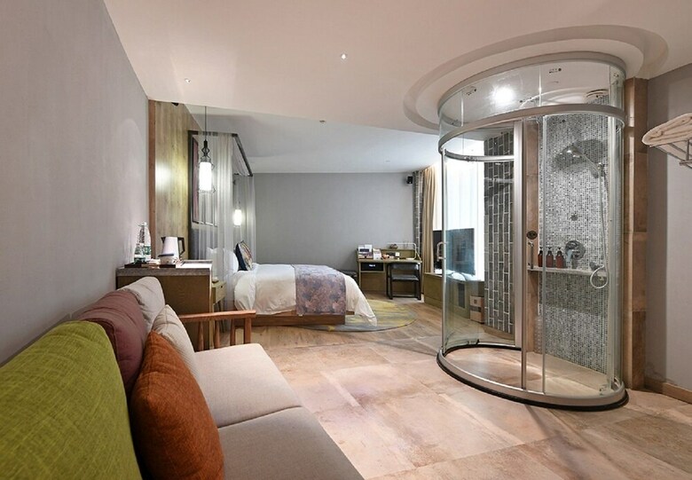 Mehood Lestie Hotel
