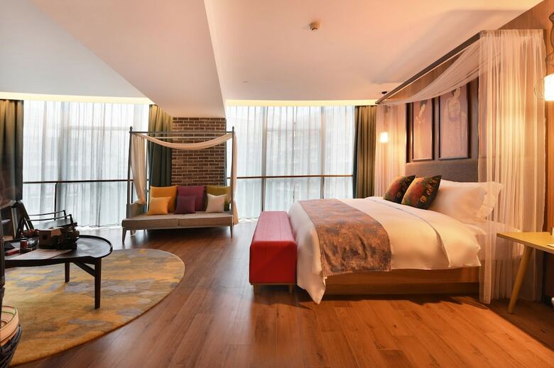 Mehood Lestie Hotel