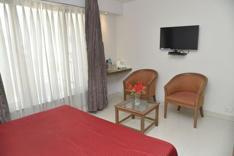 Hotel Rajhans Regent