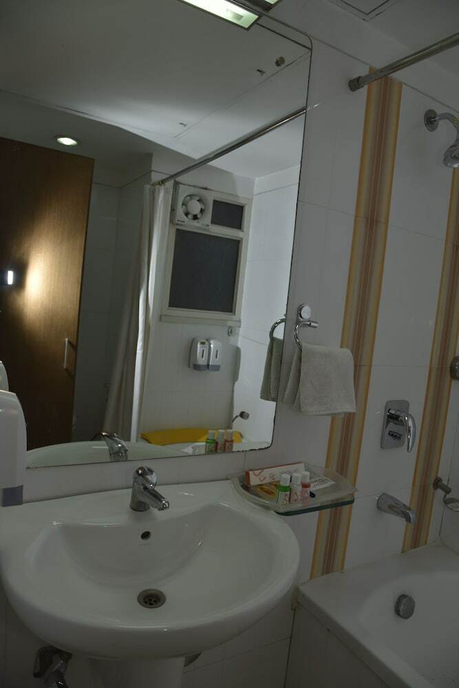 Hotel Rajhans Regent
