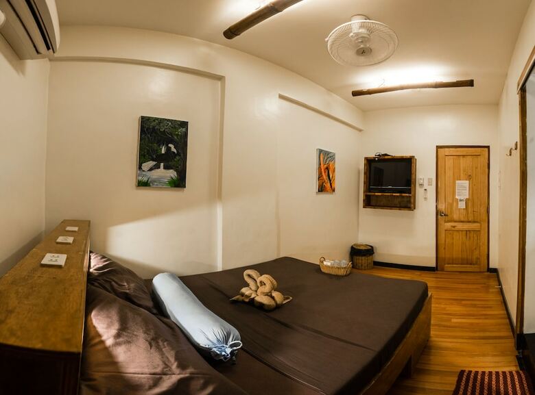 Hostal Outpost Beach Hostel - Adults Only