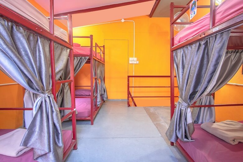 Hostal Oyo 586 I Hostel