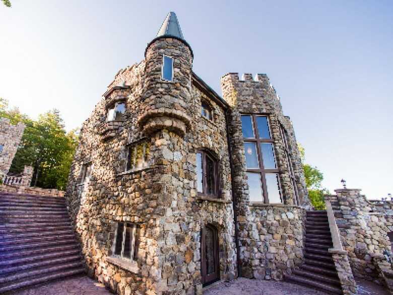 Highlands Castle