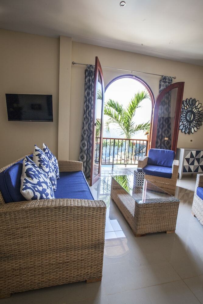 Hotel Plaza Marbella Granada Condiminiums