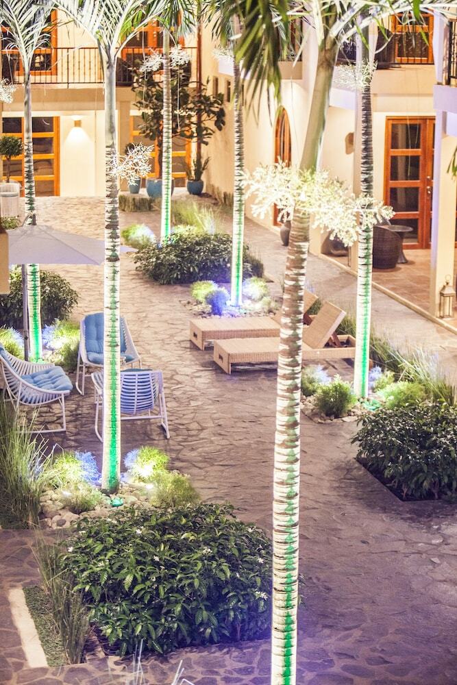 Hotel Plaza Marbella Granada Condiminiums