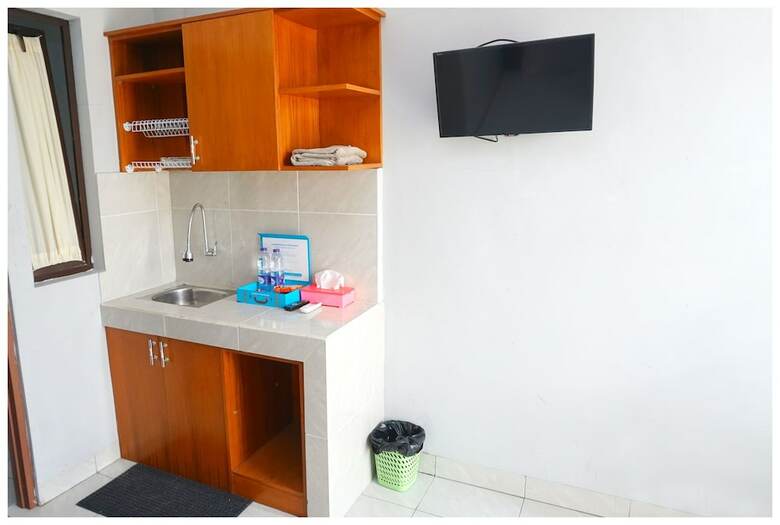 Hostal Budi House & Food Station