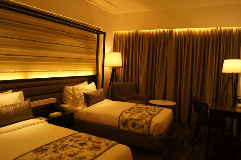 Hotel The Royale Senate Race Course