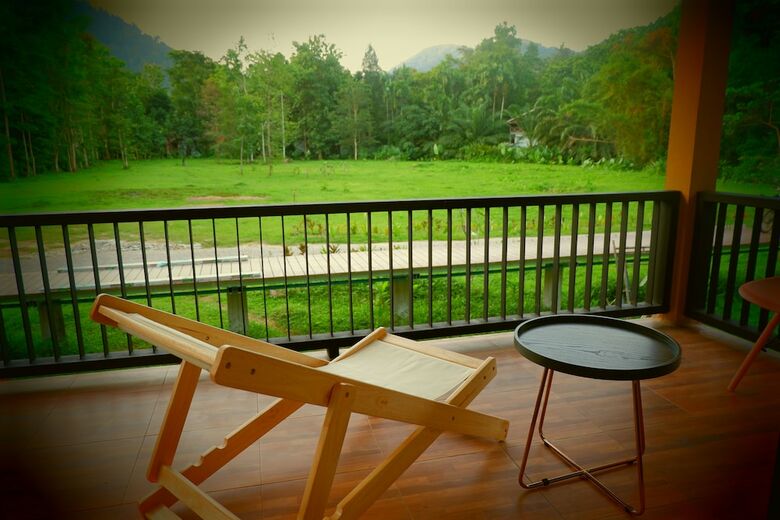 Hotel Art's Riverview Lodge