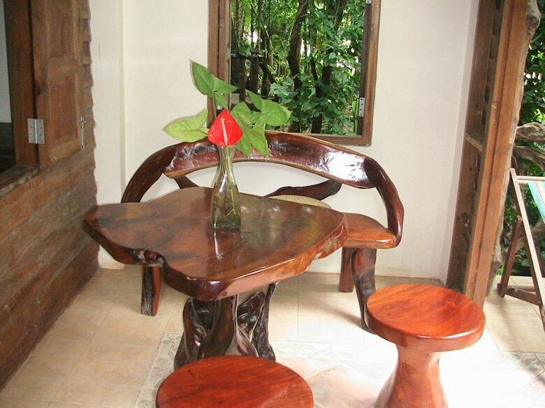 Hotel Art's Riverview Lodge