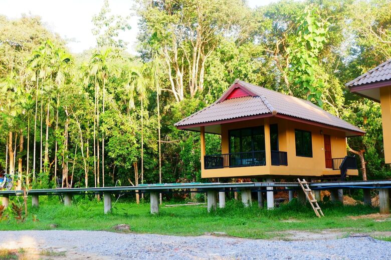 Hotel Art's Riverview Lodge