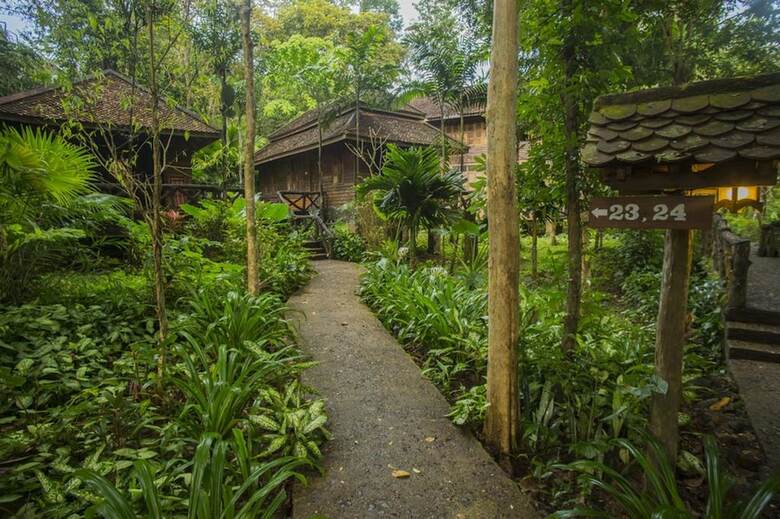 Hotel Art's Riverview Lodge