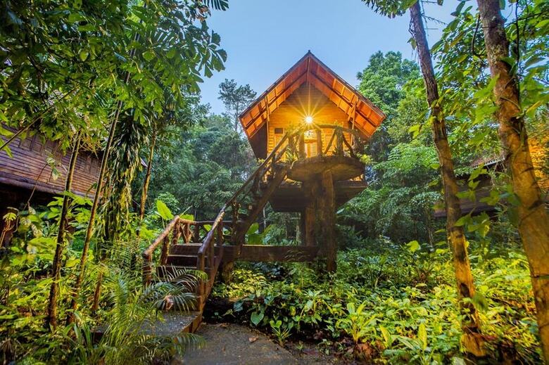 Hotel Art's Riverview Lodge
