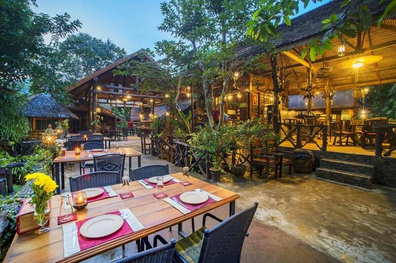 Hotel Art's Riverview Lodge