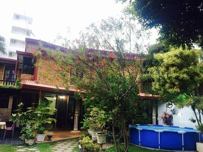 Hostal Colombo Lavinia Beach Hostel