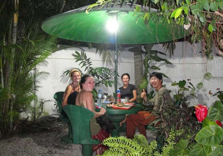 Hostal Colombo Lavinia Beach Hostel
