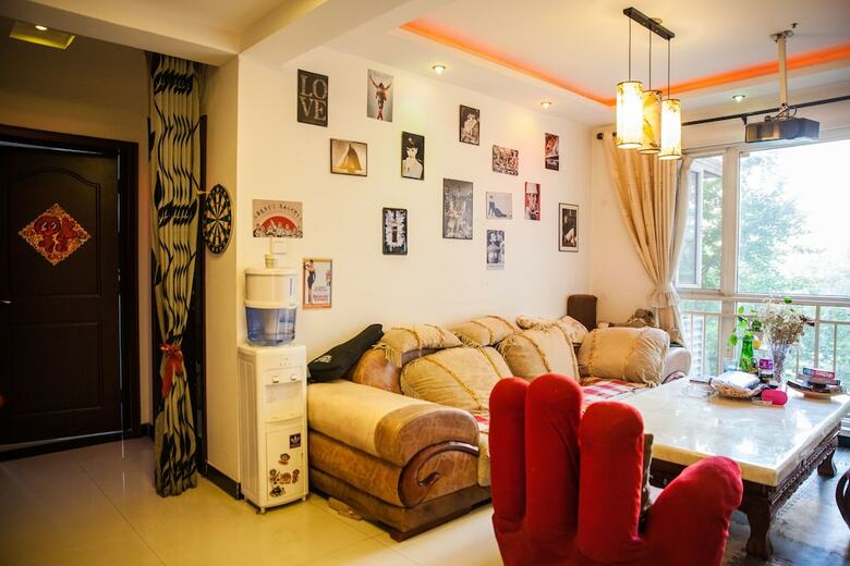 Urban Job Papas Capsule Hostel