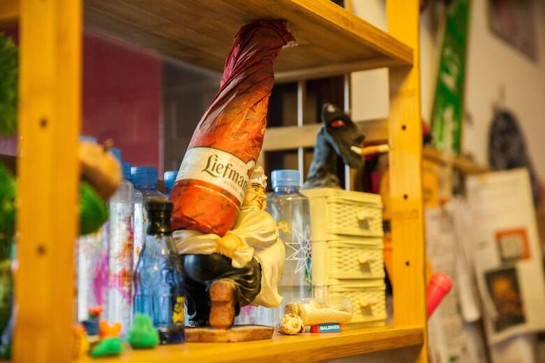 Urban Job Papas Capsule Hostel