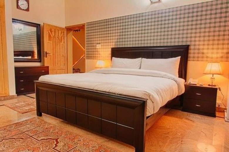 Hotel Harvey's Guest House