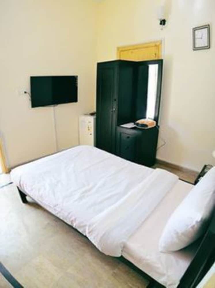 Hotel Harvey's Guest House