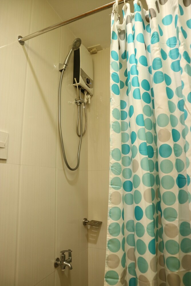 Hostal Ea Apartelle - Metro Vigan