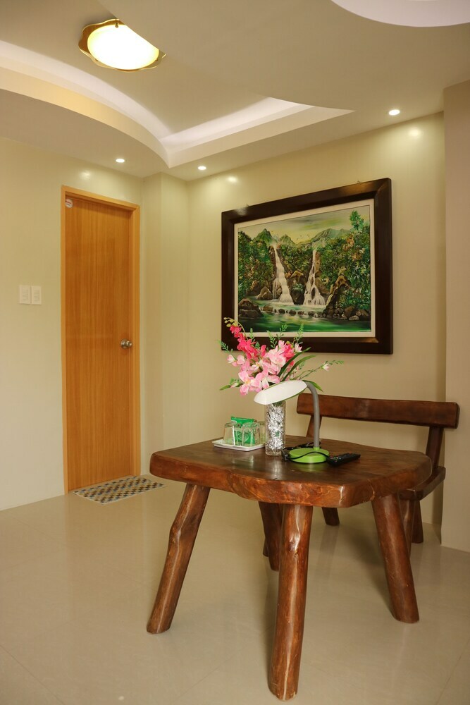 Hostal Ea Apartelle - Metro Vigan