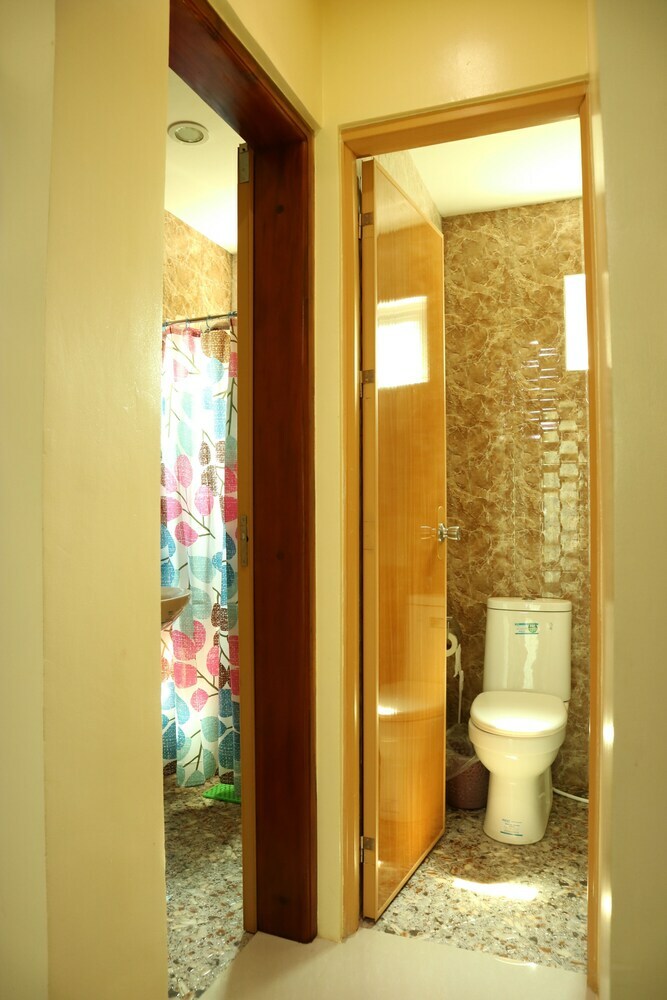 Hostal Ea Apartelle - Metro Vigan