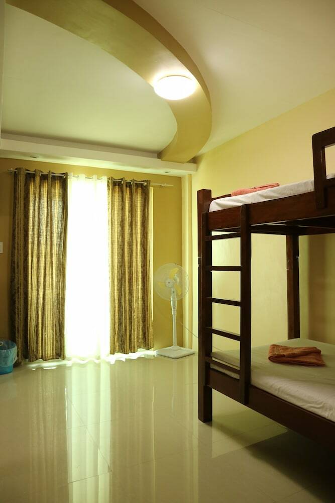 Hostal Ea Apartelle - Metro Vigan