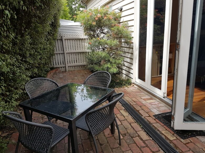 Healesville House - Magnolia House