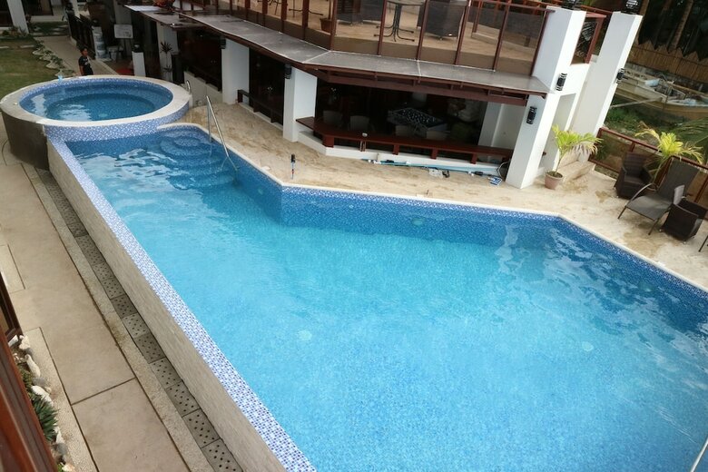 Hotel El Nido Reef Strand Resort