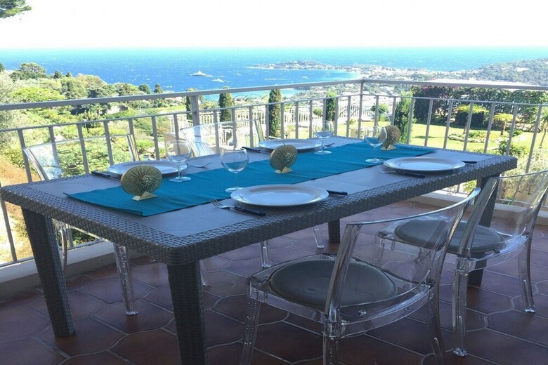 Panoramic Sea View Apartment