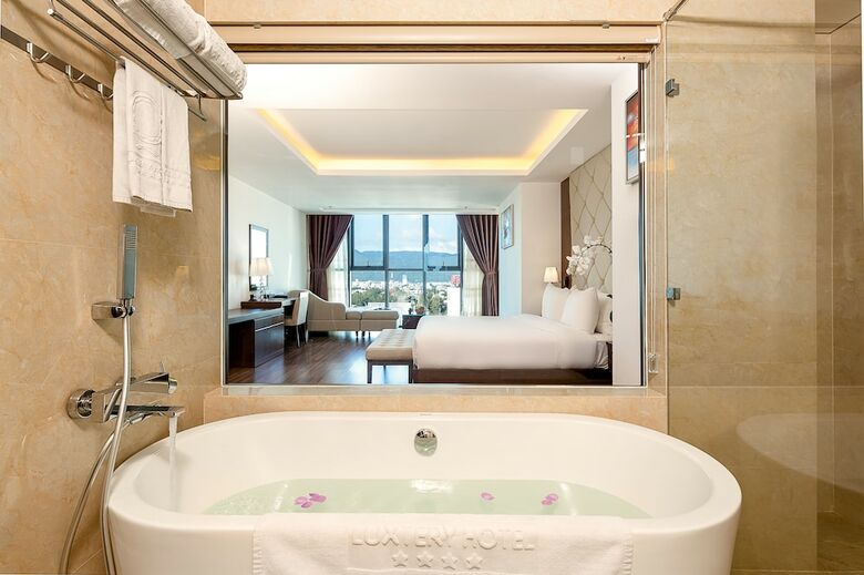 Luxtery Hotel
