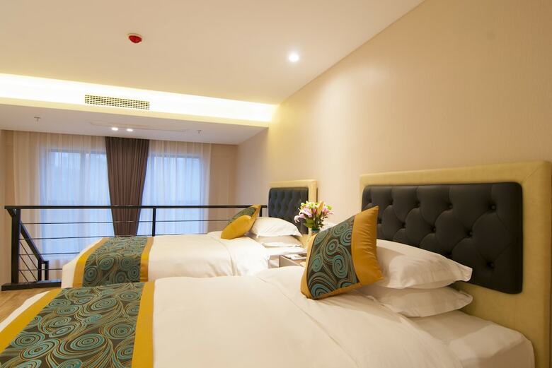 Aparthotel Home Plus Suite Hotel And Apartment