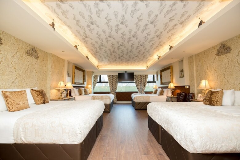 Signature Living At The Shankly Hotel