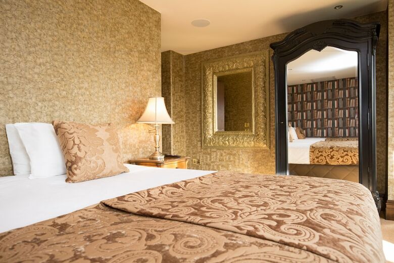 Signature Living At The Shankly Hotel