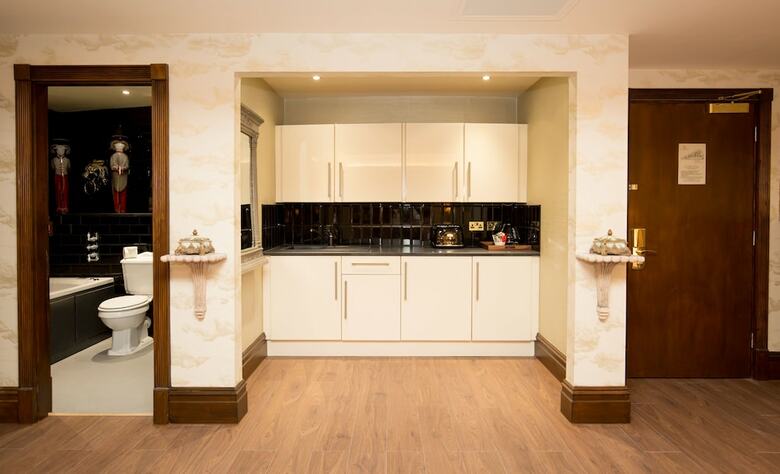 Signature Living At The Shankly Hotel