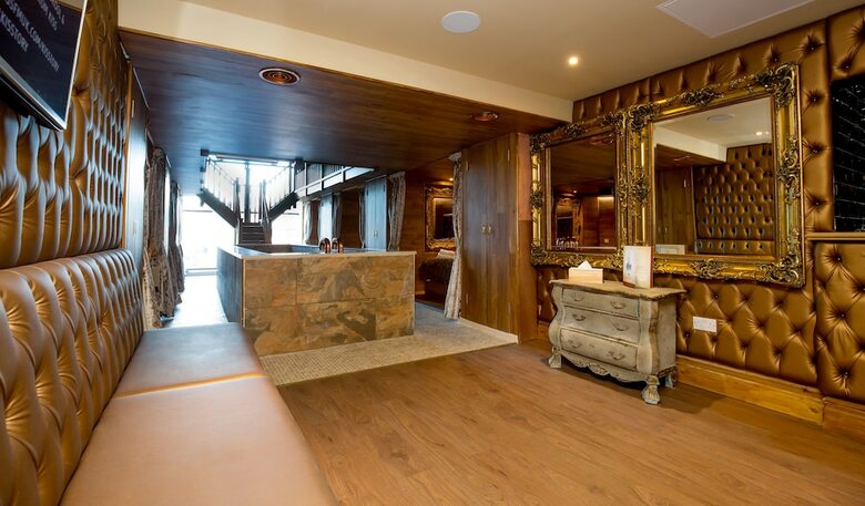 Signature Living At The Shankly Hotel