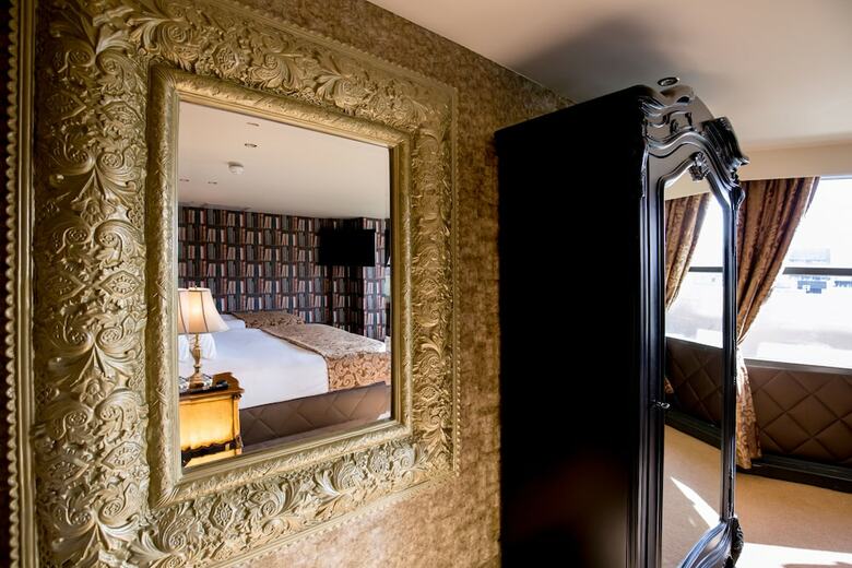 Signature Living At The Shankly Hotel