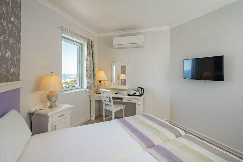 Iz Flower Side Beach Hotel - All Inclusive