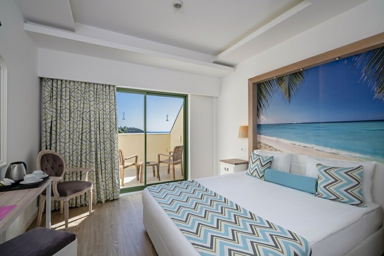 Iz Flower Side Beach Hotel - All Inclusive