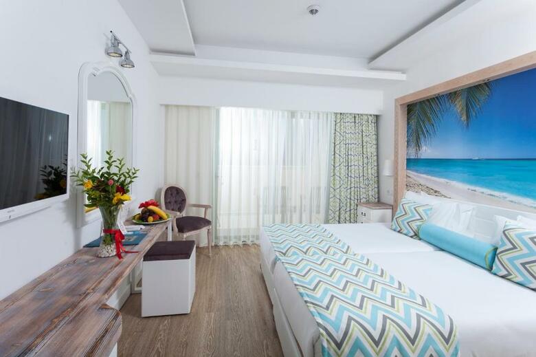 Iz Flower Side Beach Hotel - All Inclusive