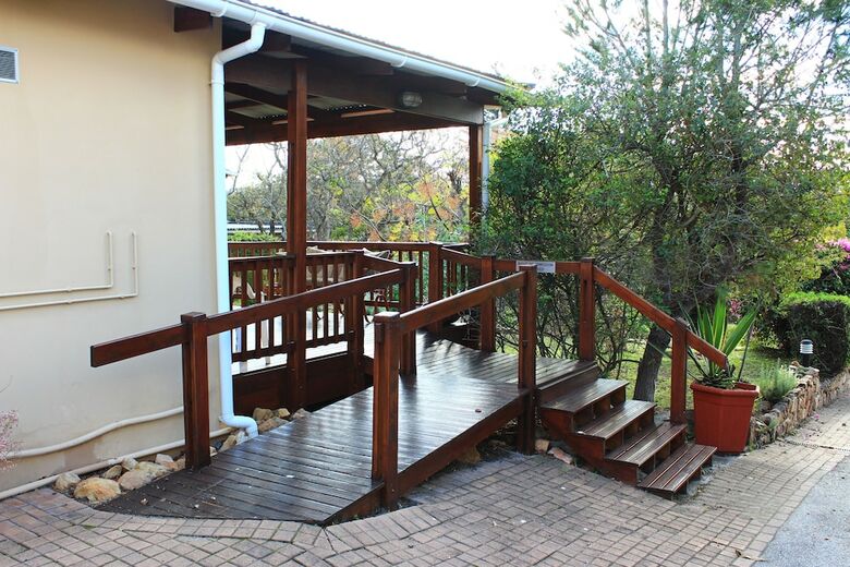 Hotel Dempsey's Guest House