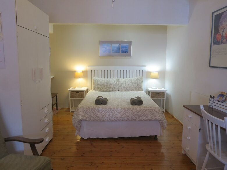 Hotel Dempsey's Guest House