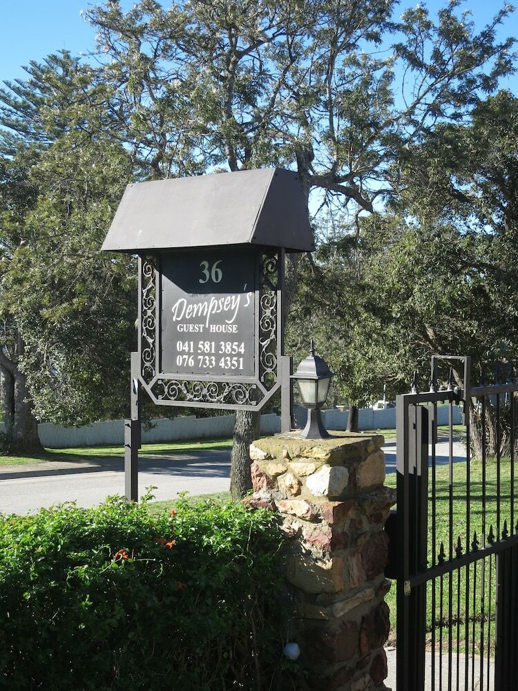 Hotel Dempsey's Guest House
