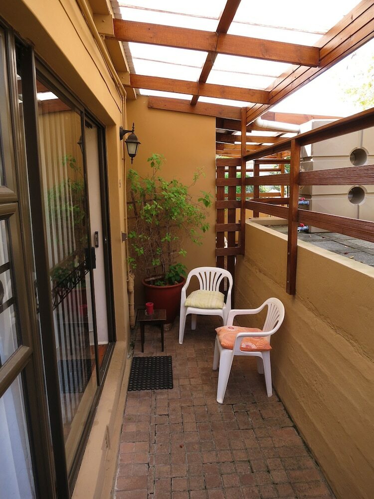 Hotel Dempsey's Guest House