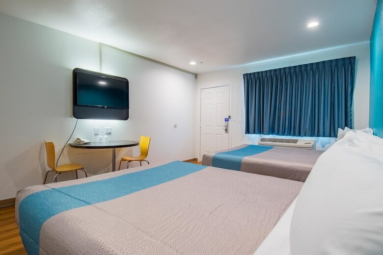 Motel 6 San Bernardino, Ca - Downtown