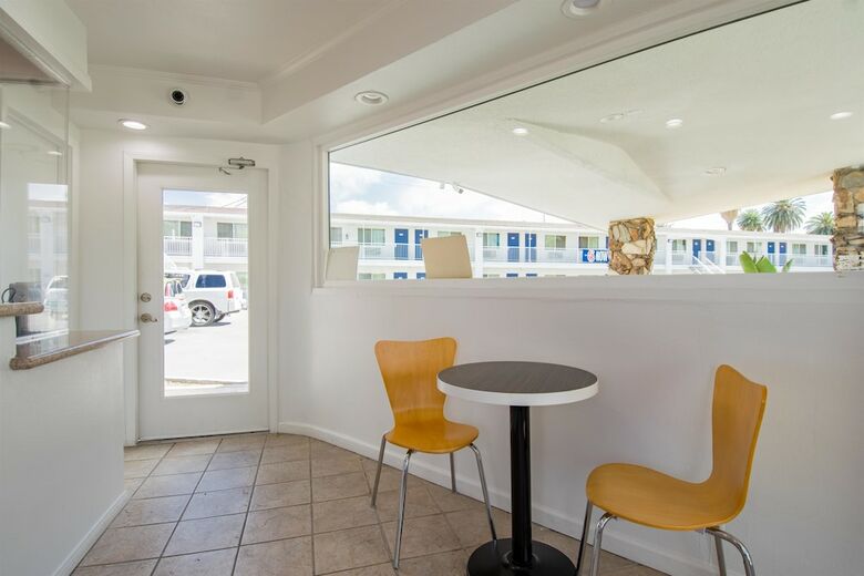 Motel 6 San Bernardino, Ca - Downtown