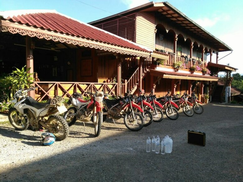 Mitkhoonyoum Hotel
