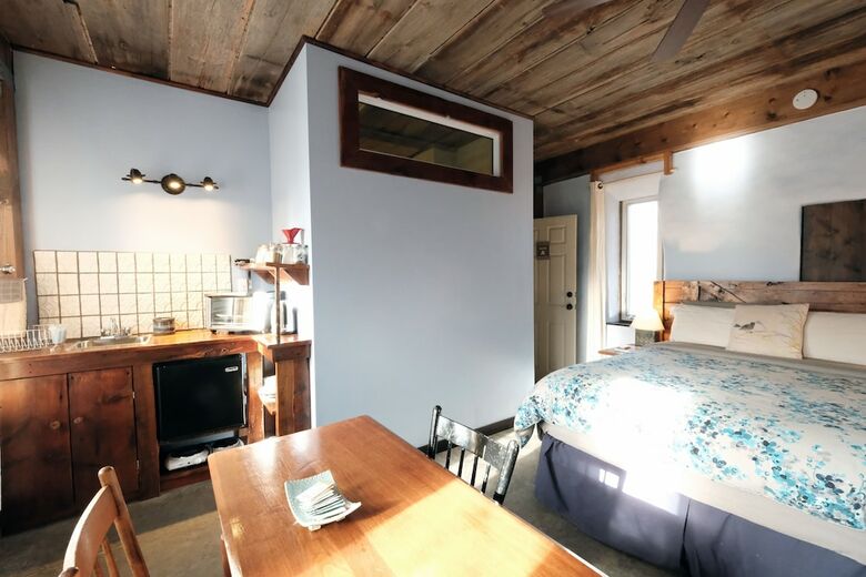 Hotel Owl's Nest Suites